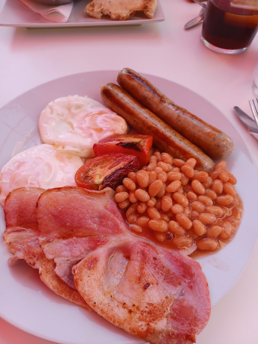 Boochies Breakfast , Brunch and Dinner - Photo 4