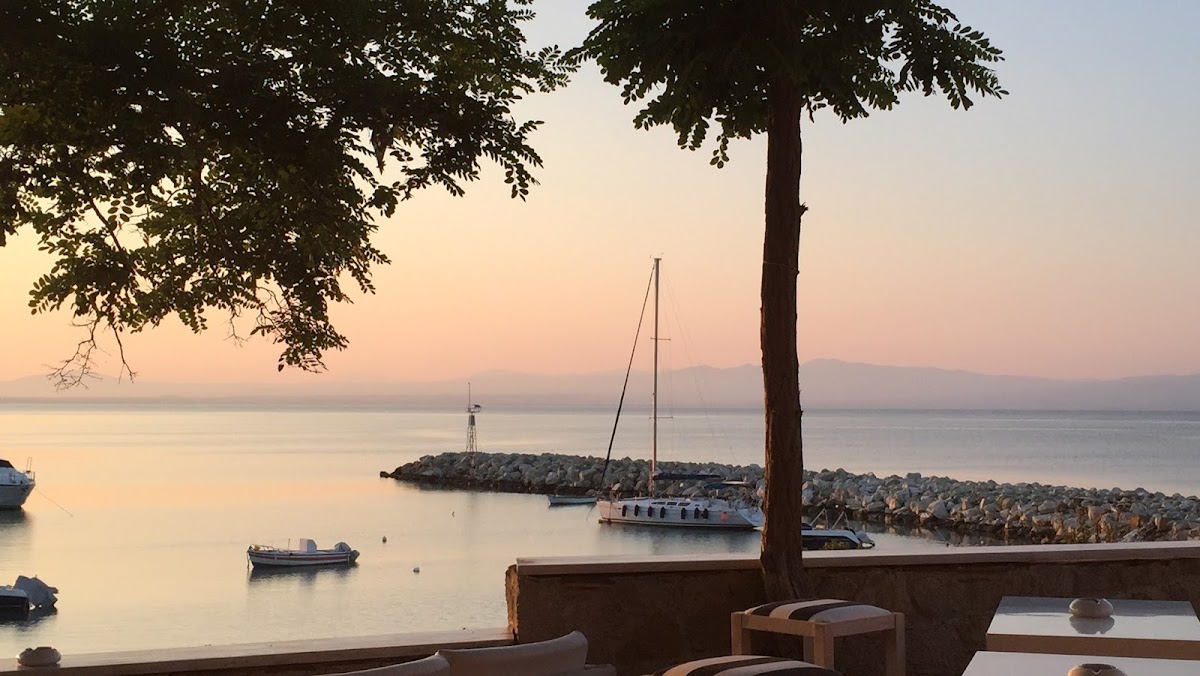 Thokos Cafe Bar Bistro - Photo 2