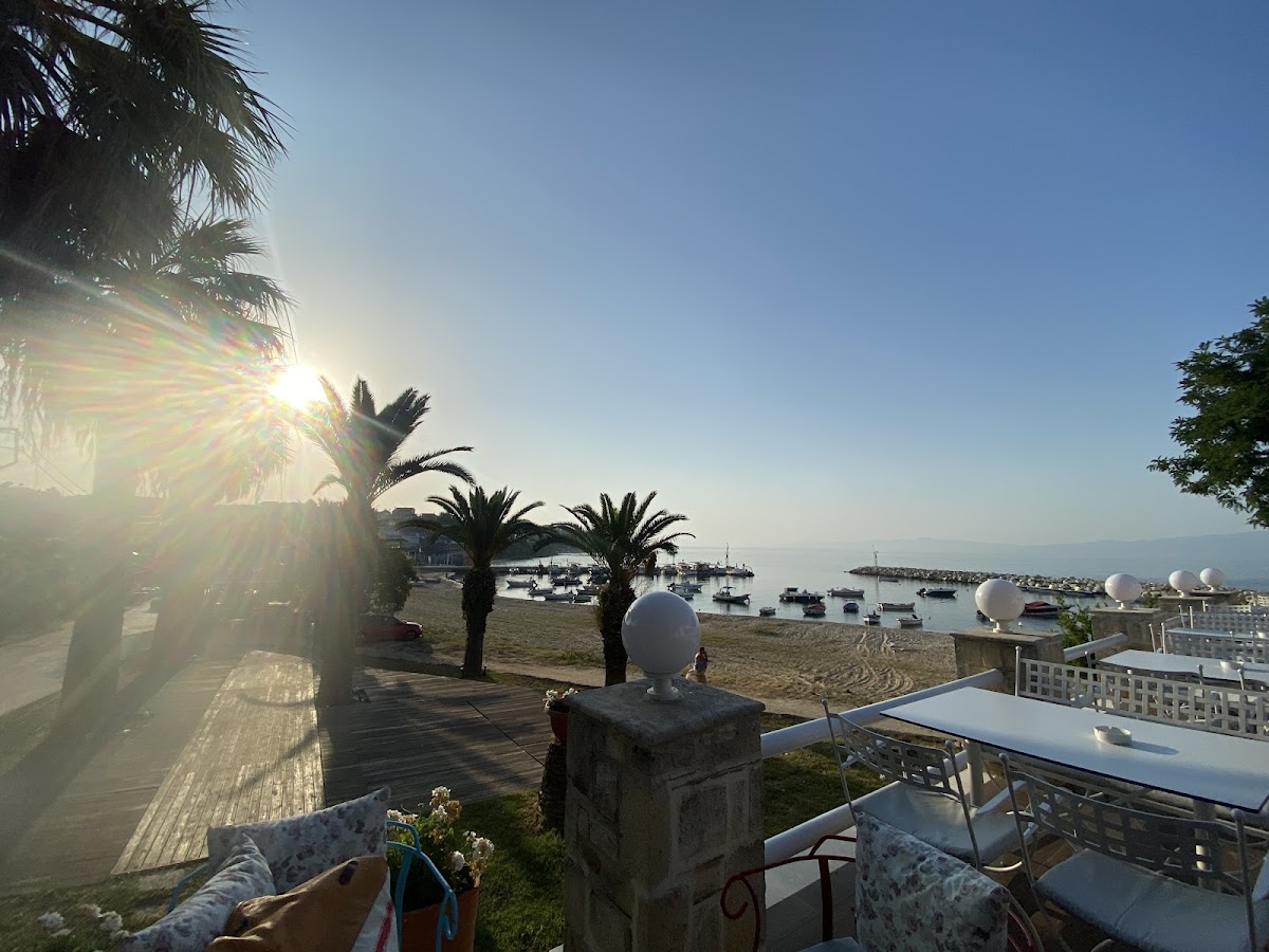 Thokos Cafe Bar Bistro - Photo 3