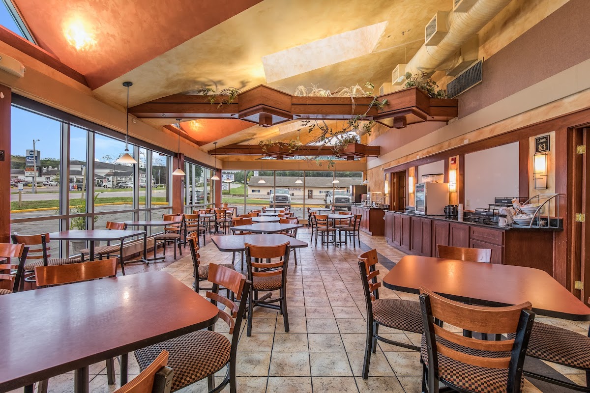 Mike's Italian Restaurant - Photo 3