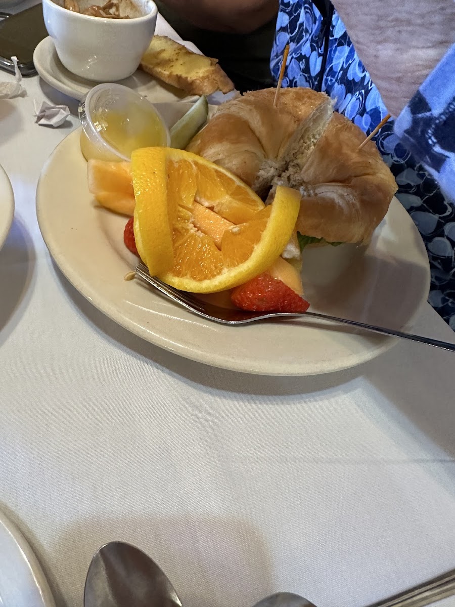 Merci Beaucoup Restaurant - Photo 3