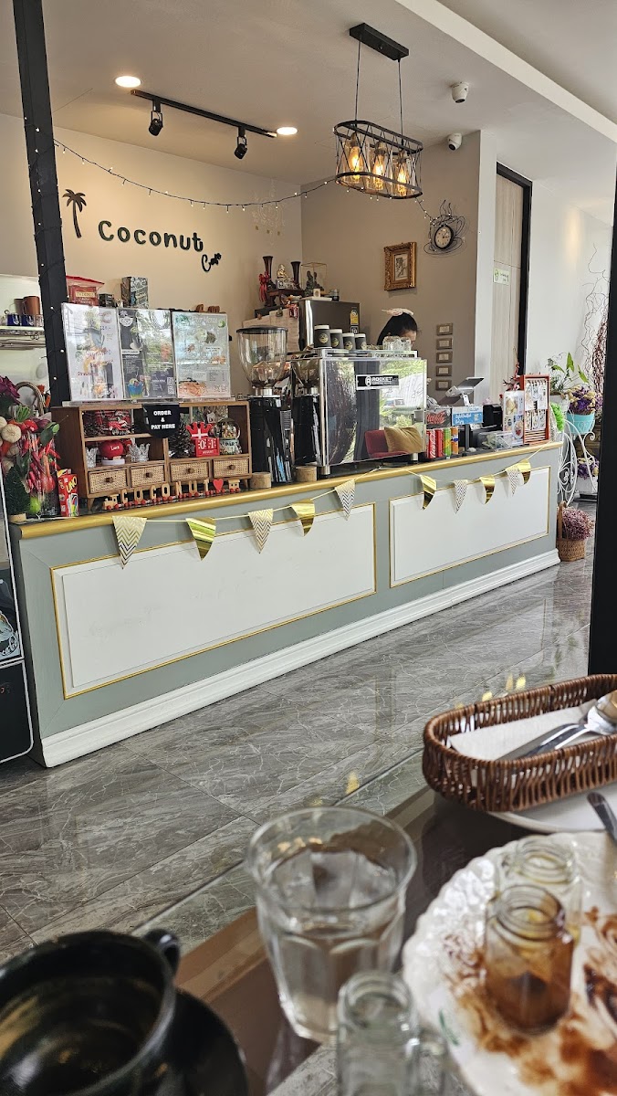Coconut Cafe - Photo 9