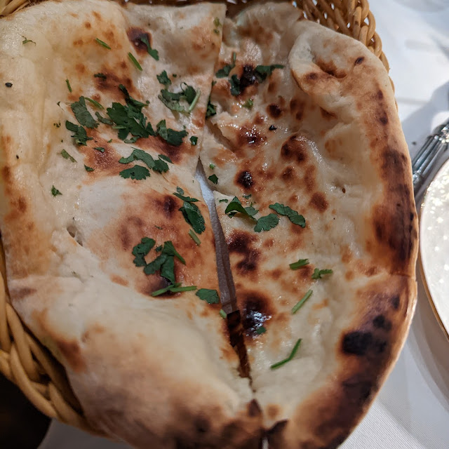 Garlic Naanor Pappadam 4 Raita Mango And Mint
