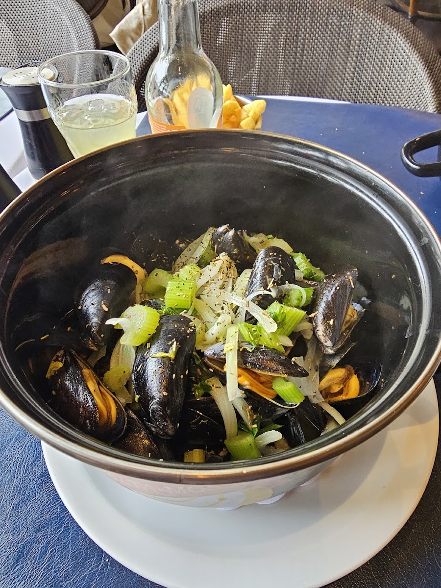 Mussel Mongers - Photo 3