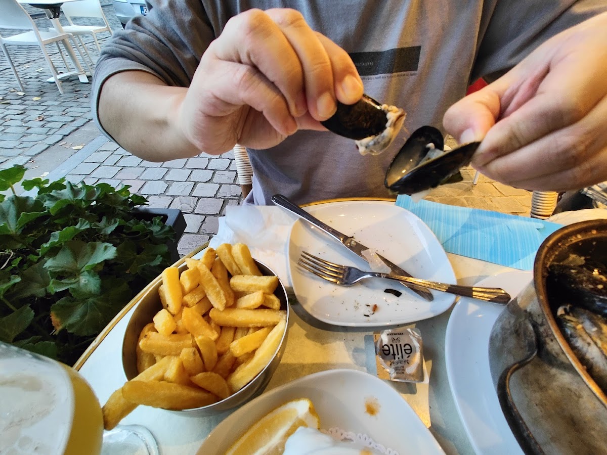 Mussel Mongers - Photo 7