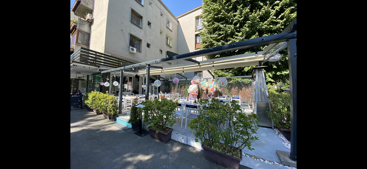 REFRESH RESTAURANT & PIZZA - Photo 2