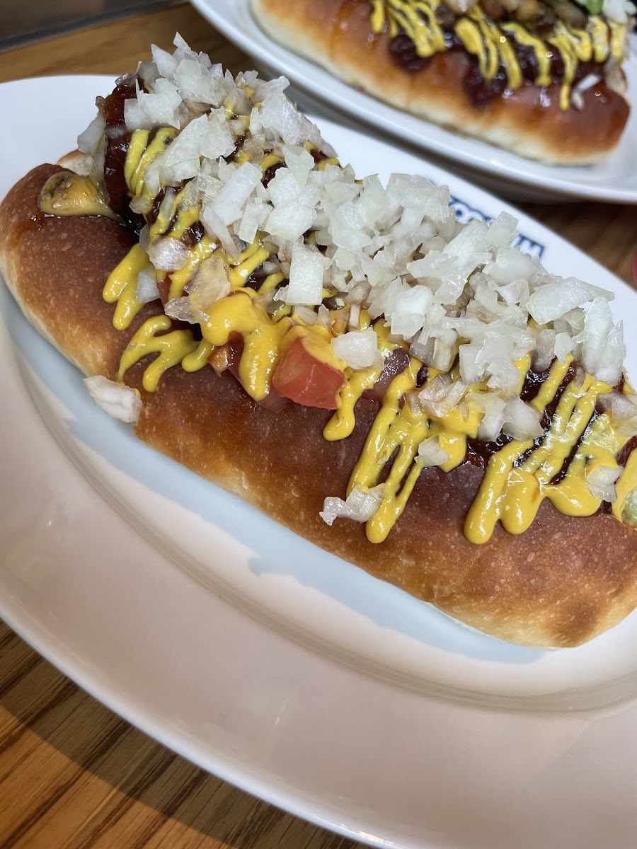 SKOOKUM HOTDOG DINER - Photo 4