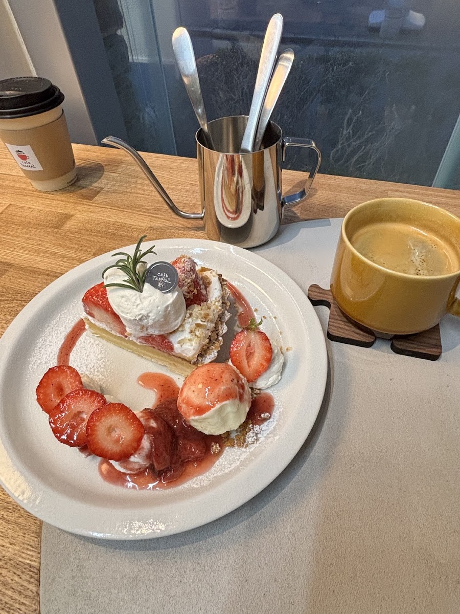 いちごや cafe TANNAL 福岡大名店 - Photo 4