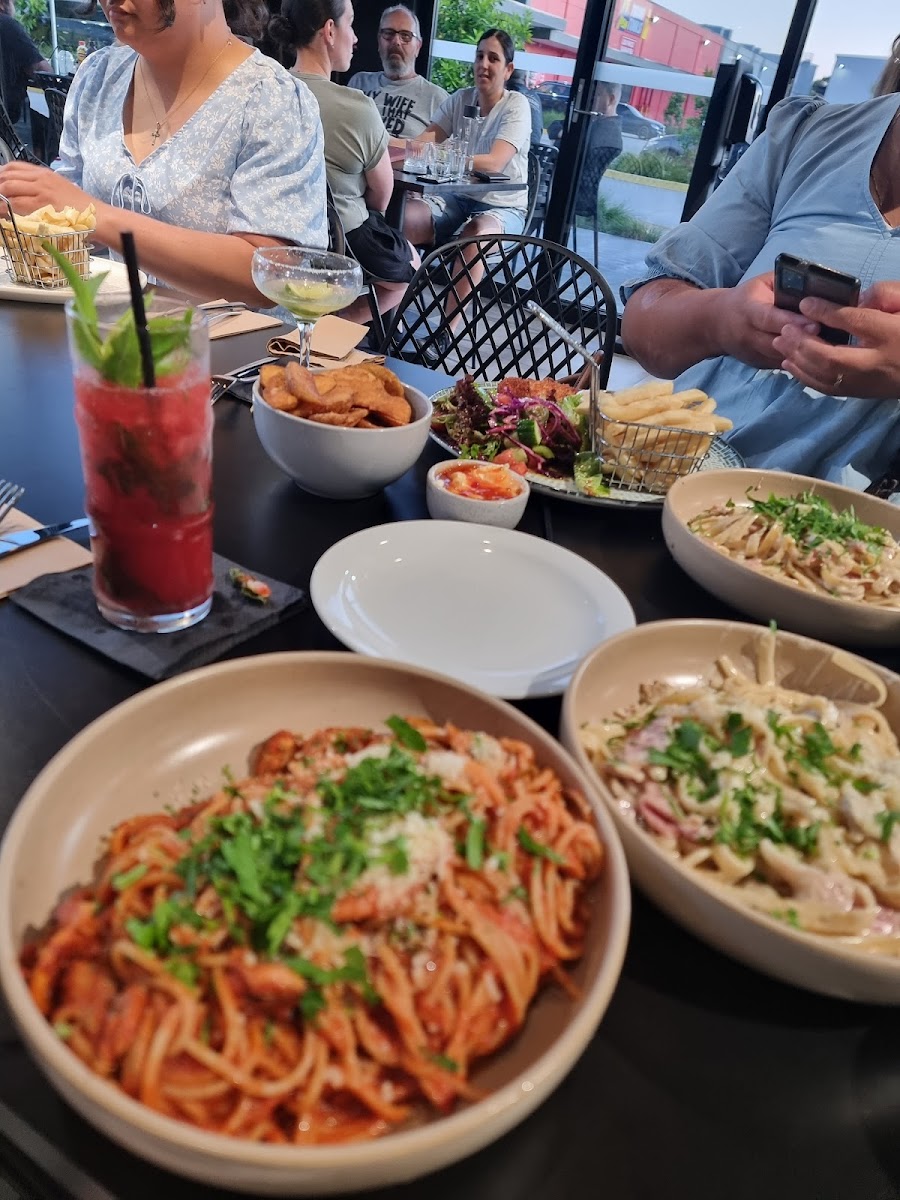 Reni's Bar & Grill Minchinbury - Photo 6