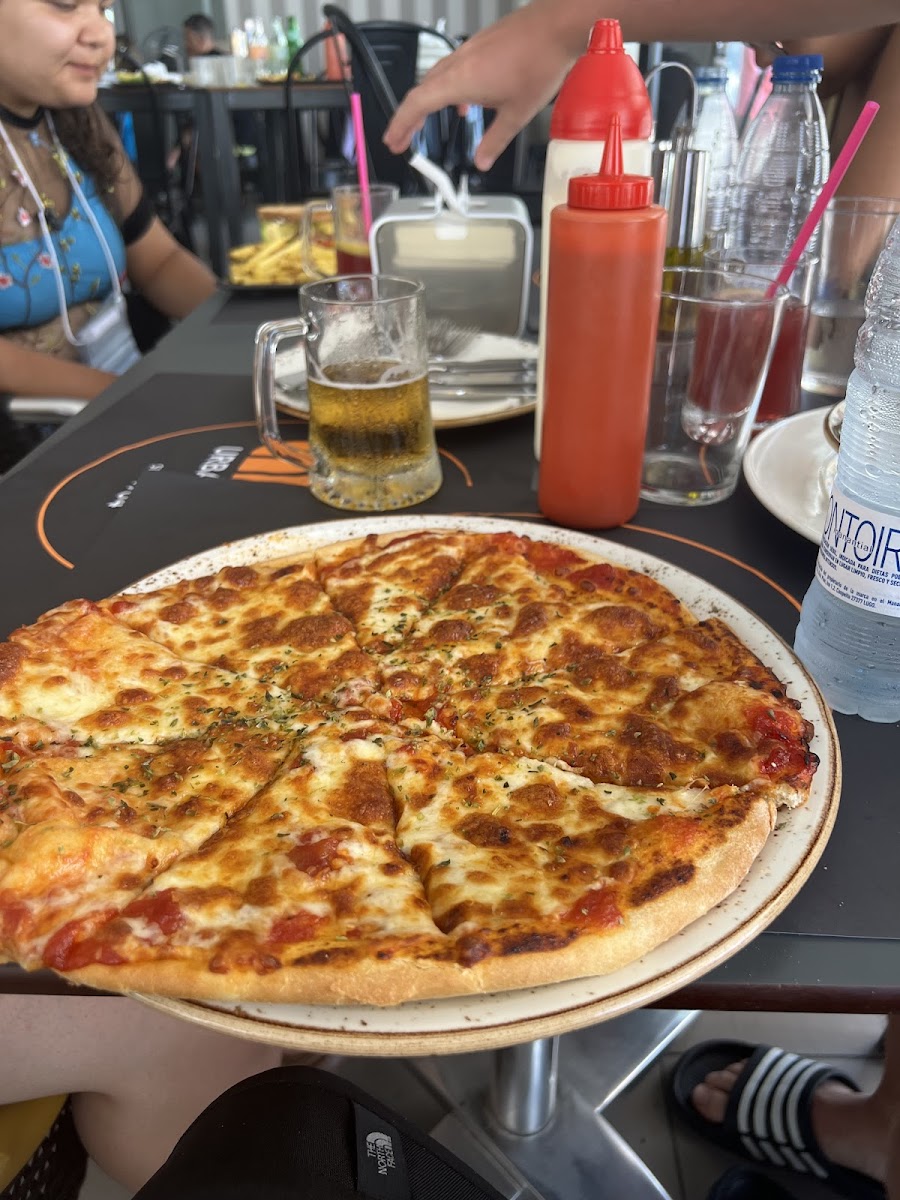 Albi Cafe Restaurant - Photo 8