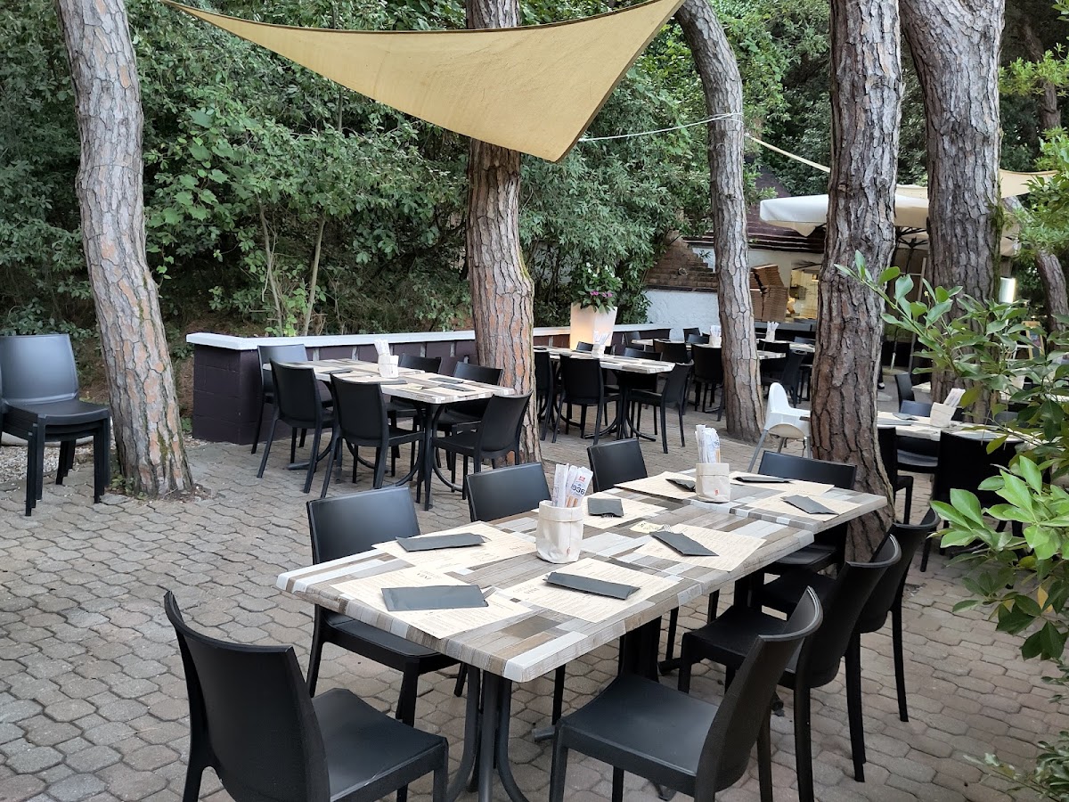 Ristorante pizzeria weinstube