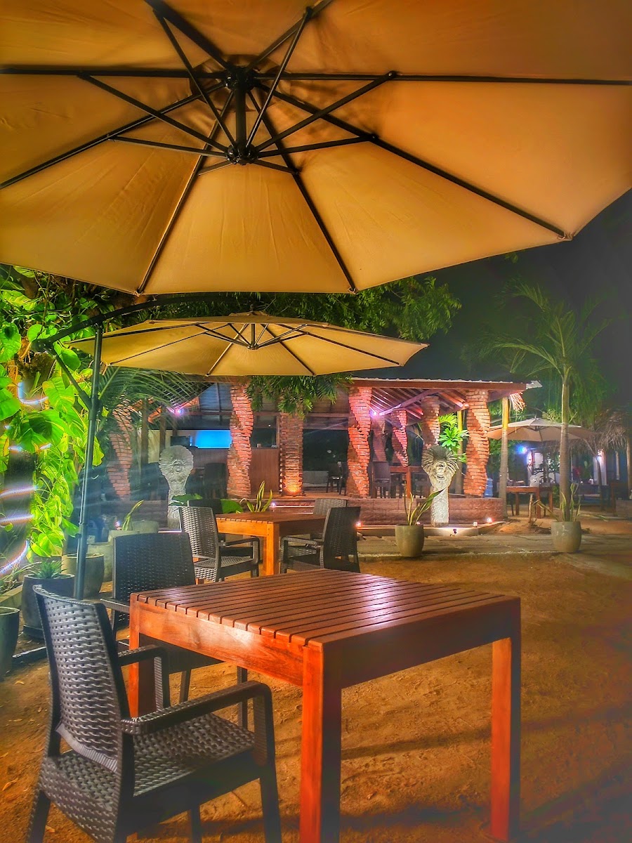 BAYCEYLONA Seafood restaurant Pasikuda