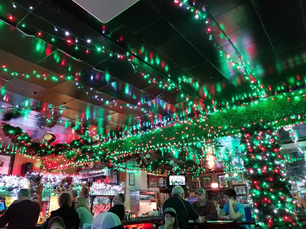 Farmers Home Tavern - Photo 7
