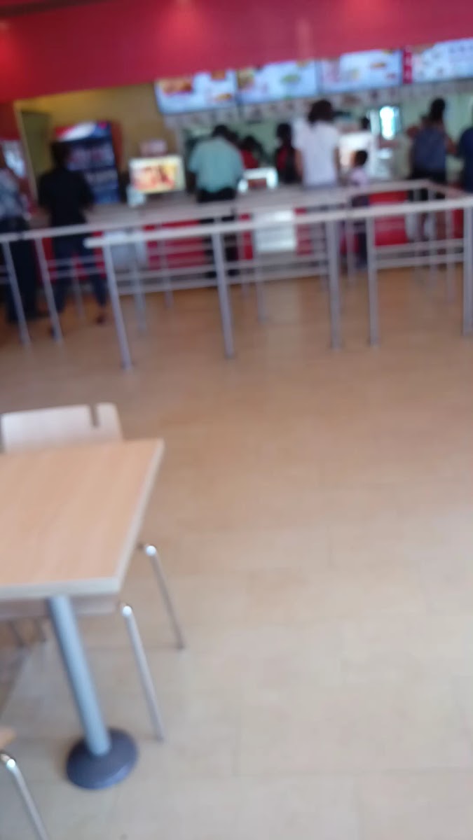 KFC Saunders Beach - Photo 1