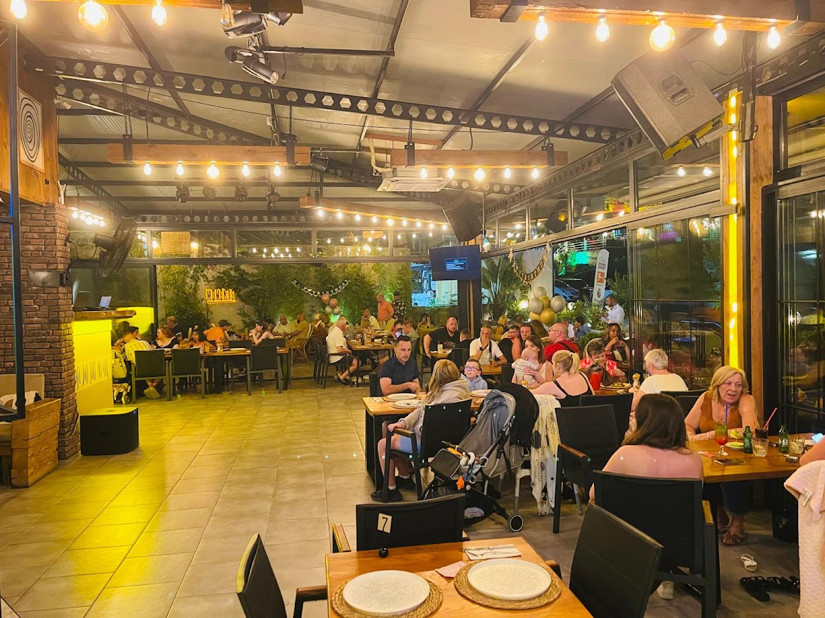 Moments Restaurant and Cocktail Bar