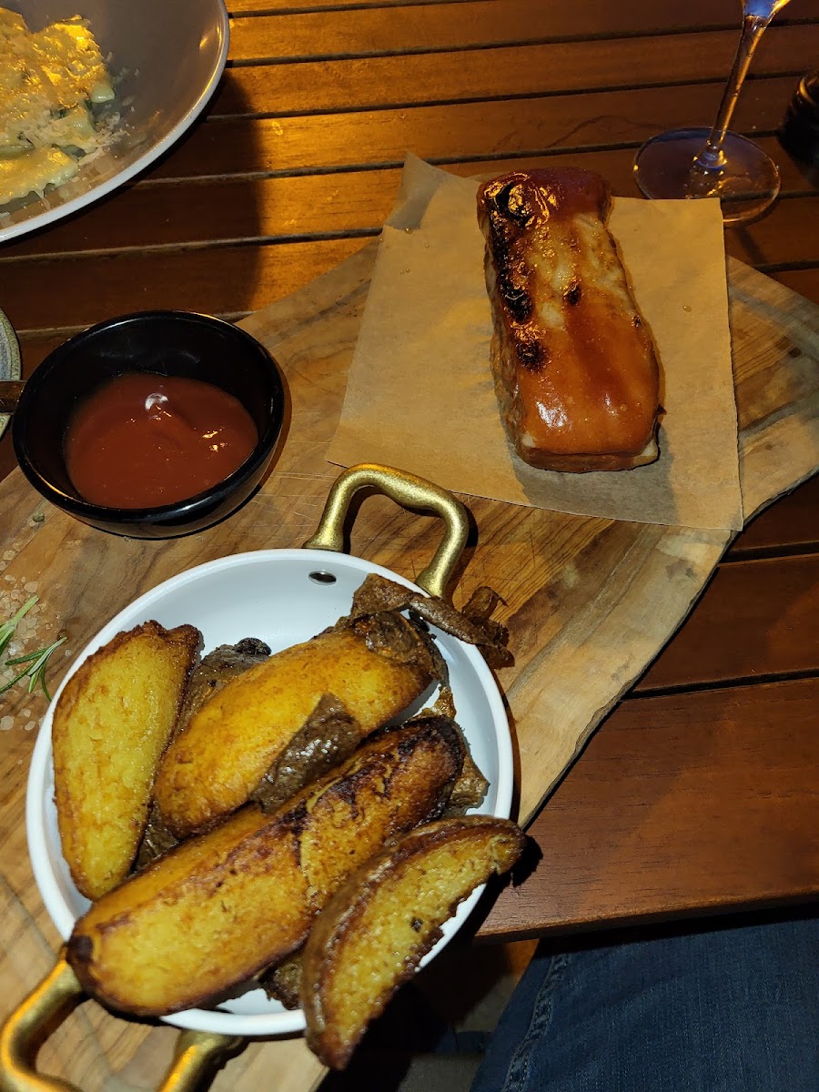 Kantinon Tavern - Photo 9