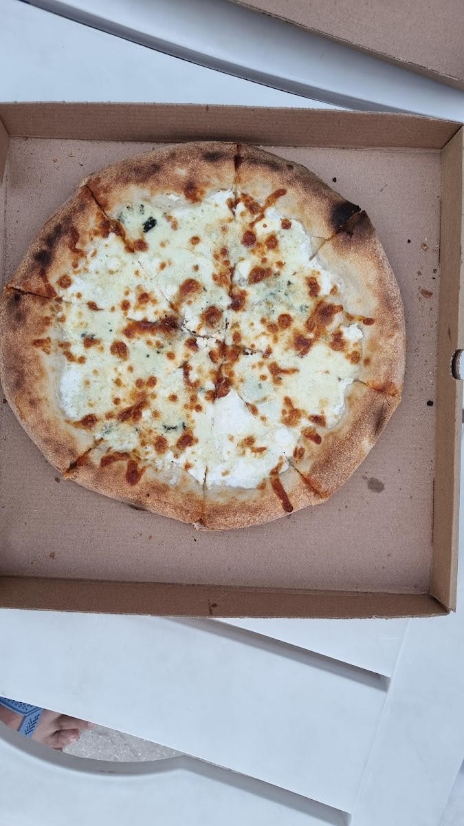 MM Corner Pizzeria - Photo 6