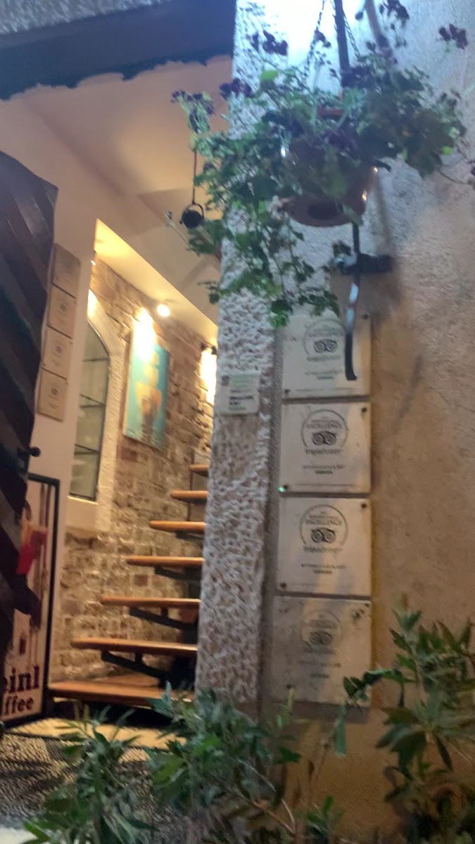 Mitara Cafe & Art - Photo 1