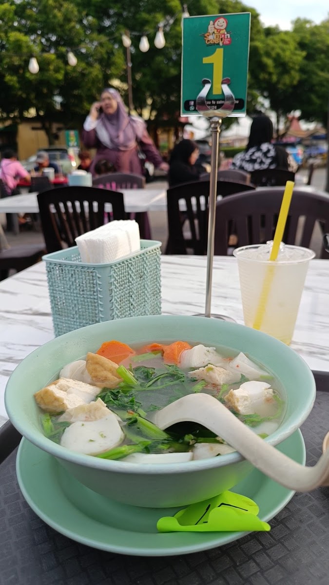 Yong Tau Foo Salmah Gebu - Photo 1
