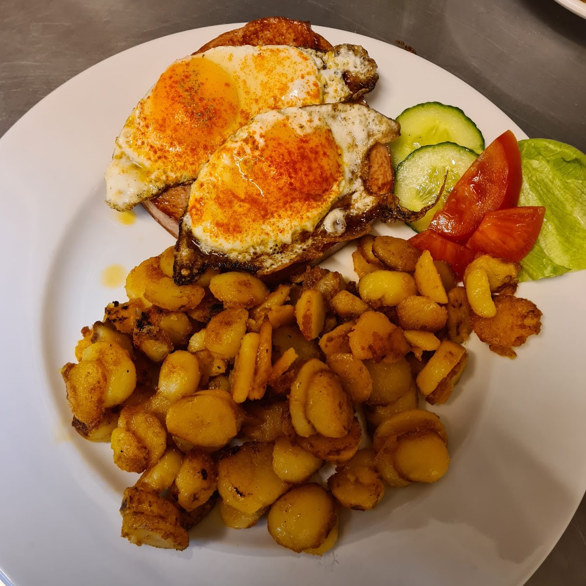 Bistro B10 - Photo 1
