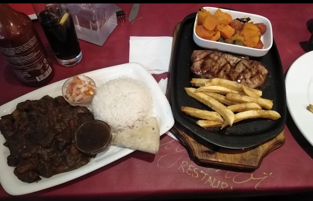 The Huguenot Restaurant - Photo 9
