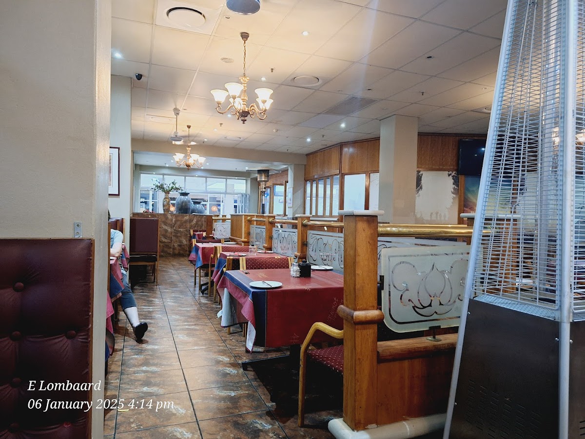 The Huguenot Restaurant - Photo 2