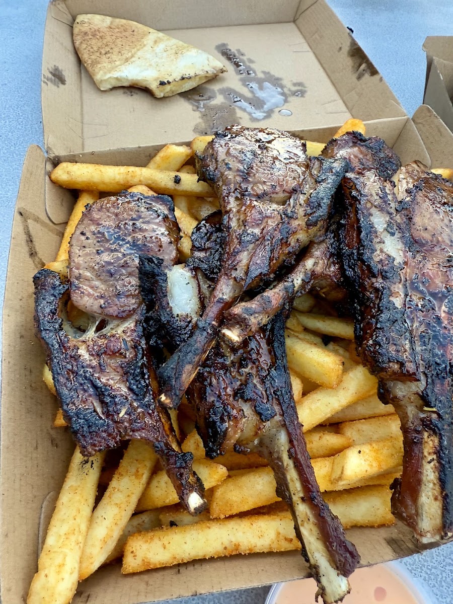ABRAS BBQ HOUSE - Photo 7