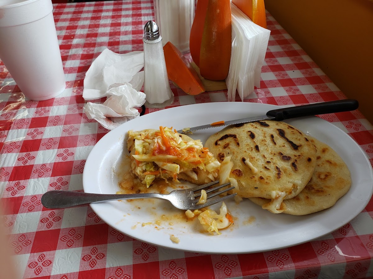 El Manguito Restaurant - Photo 6