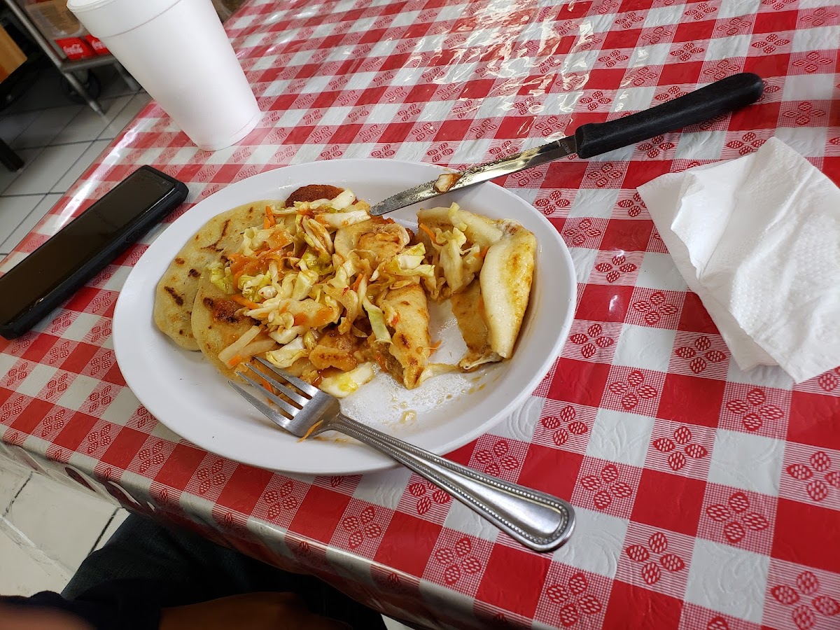 El Manguito Restaurant - Photo 7