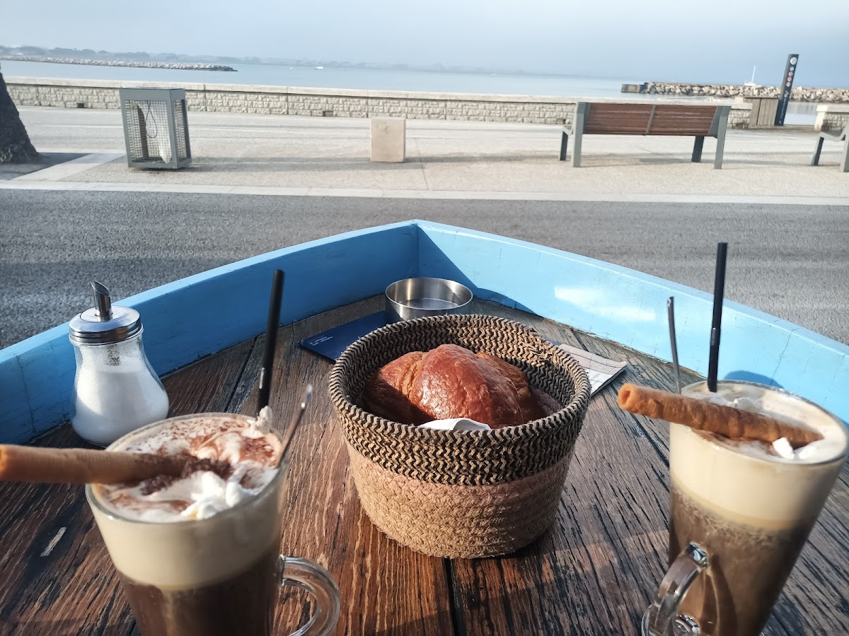 Cafe la Jetee - Photo 2