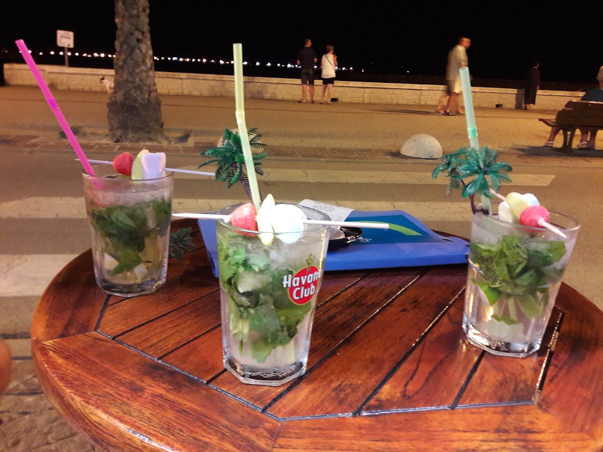 Cafe la Jetee - Photo 6