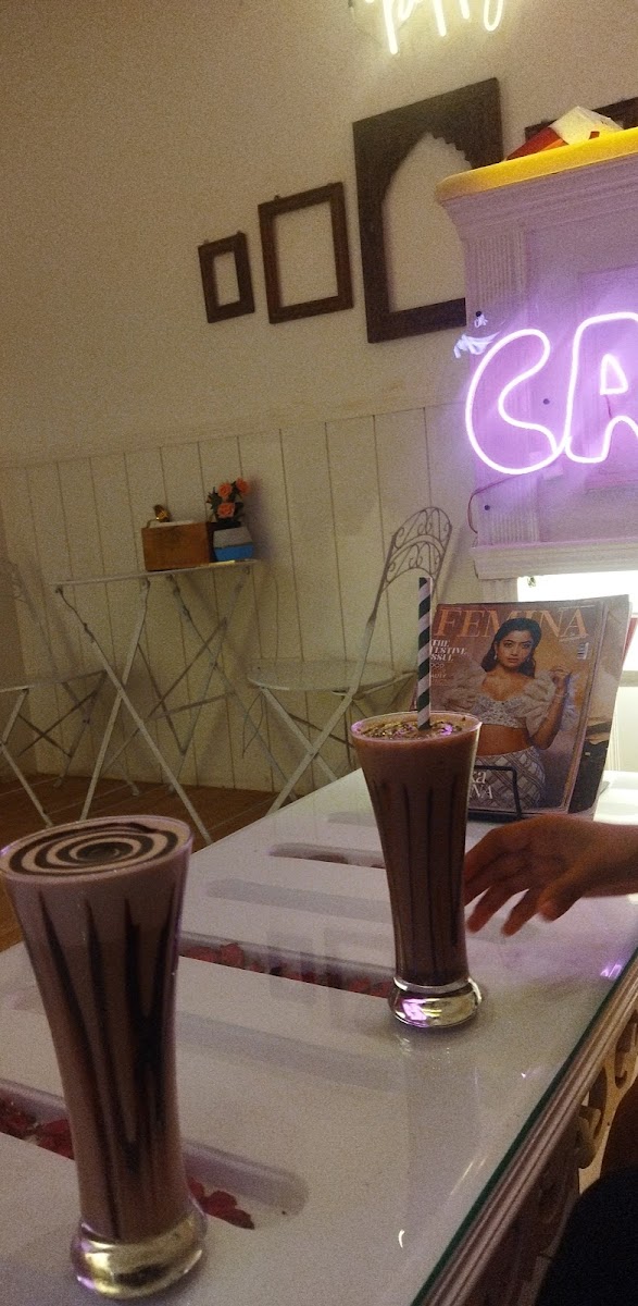 Cafe Pink Hauz Khas Village - Photo 9
