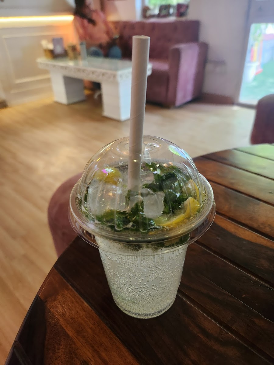 Cafe Pink Hauz Khas Village - Photo 8