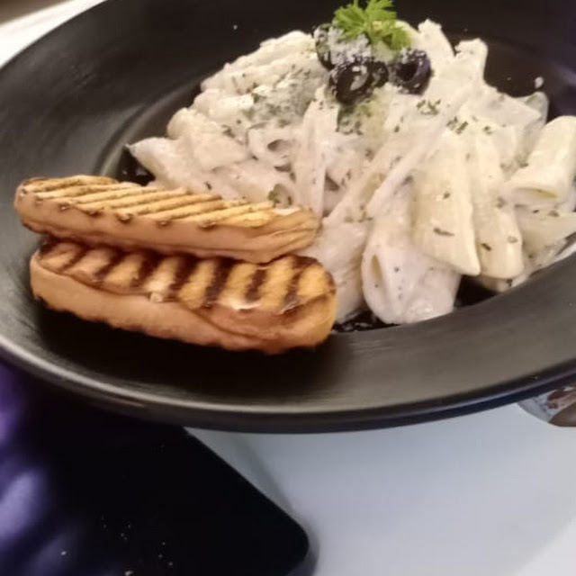 White Sauce Pasta