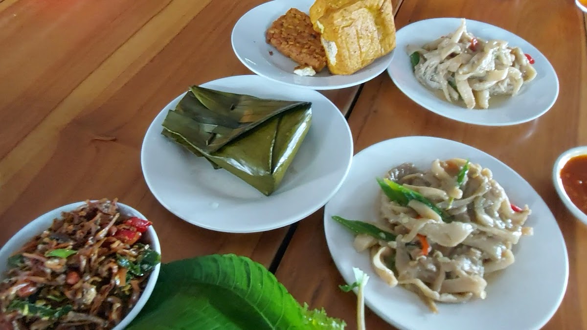 Warung Nasi Djembat - Photo 1