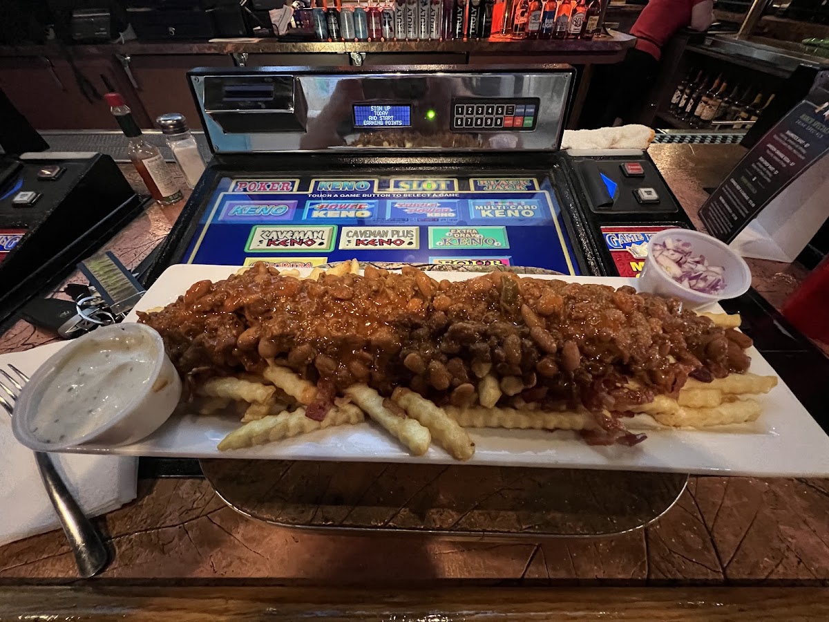 Lucky’s Lounge and Restaurant - Photo 9