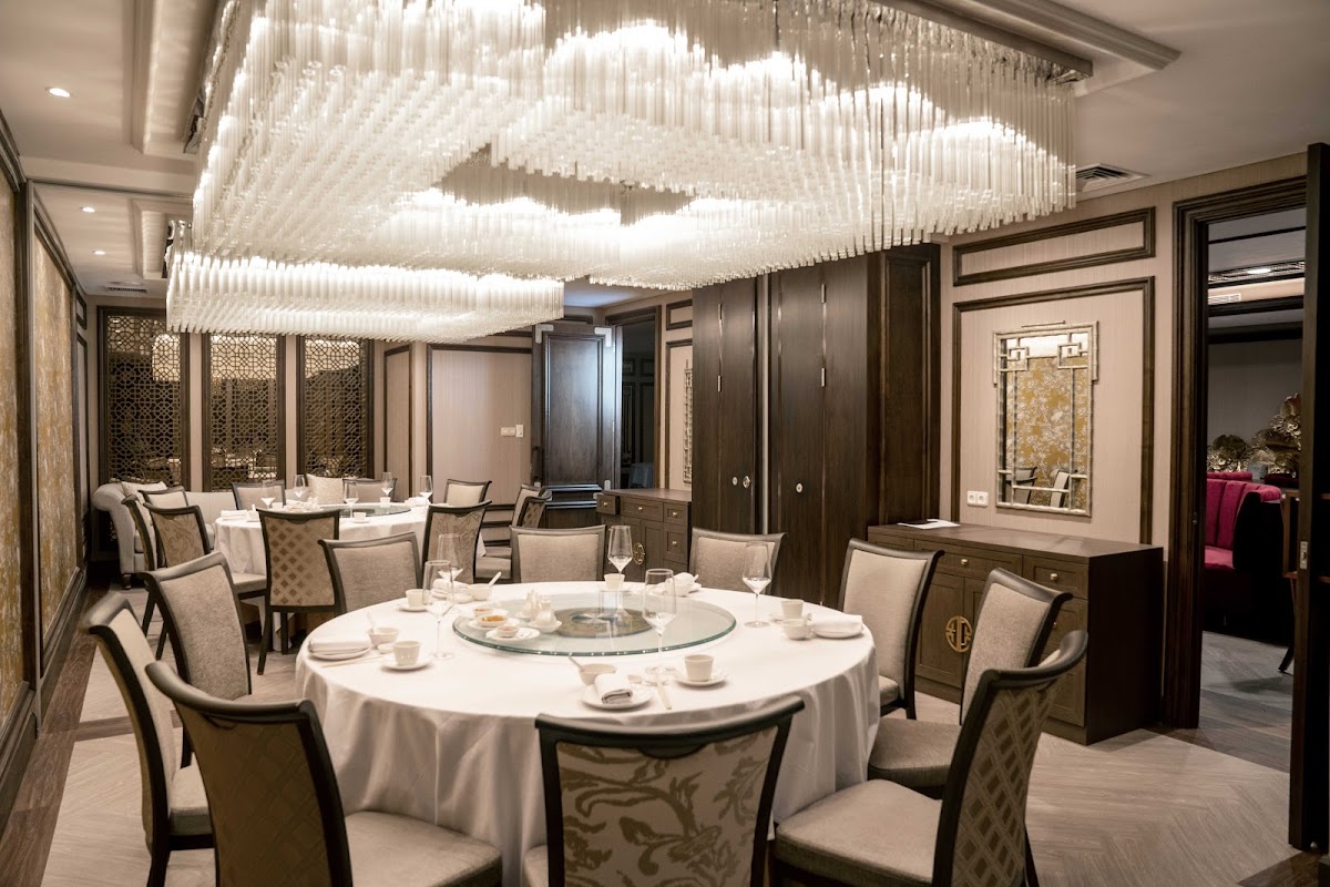 Liu Li Palace Seafood Restaurant