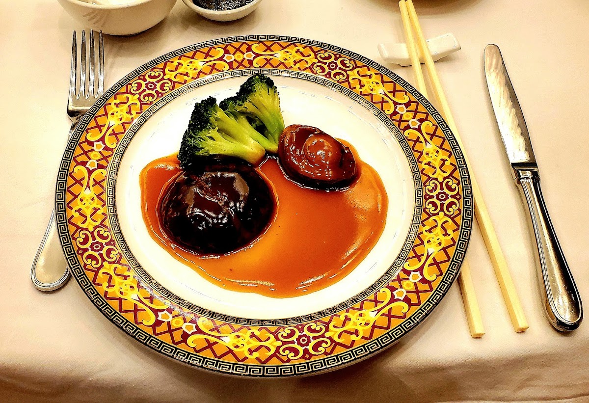 Liu Li Palace Seafood Restaurant - Photo 9