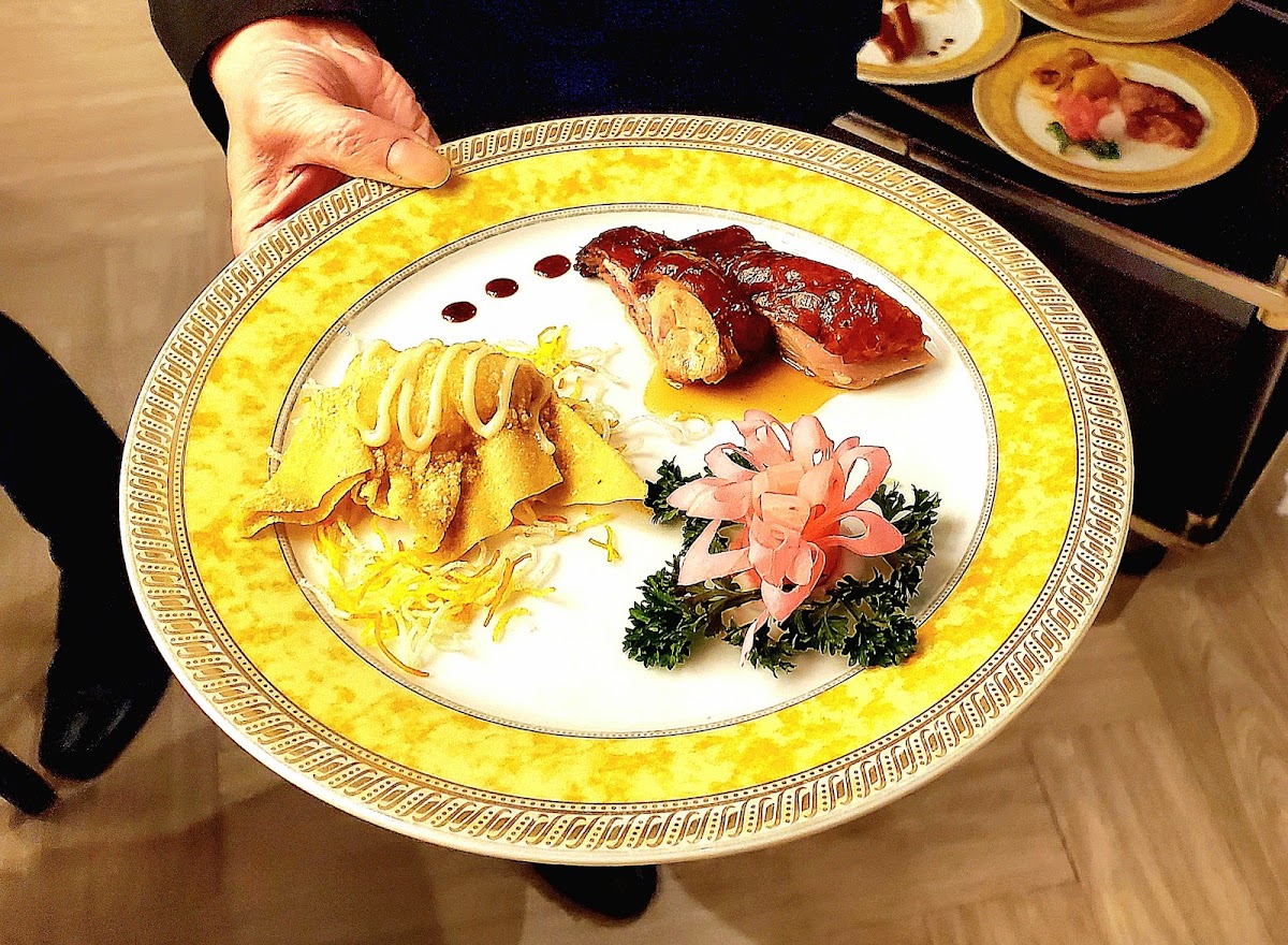 Liu Li Palace Seafood Restaurant - Photo 5