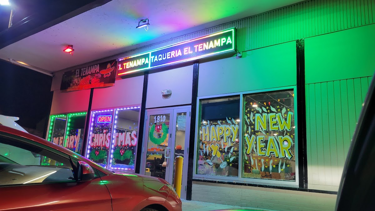TAQUERIA EL TENAMPA - Photo 9