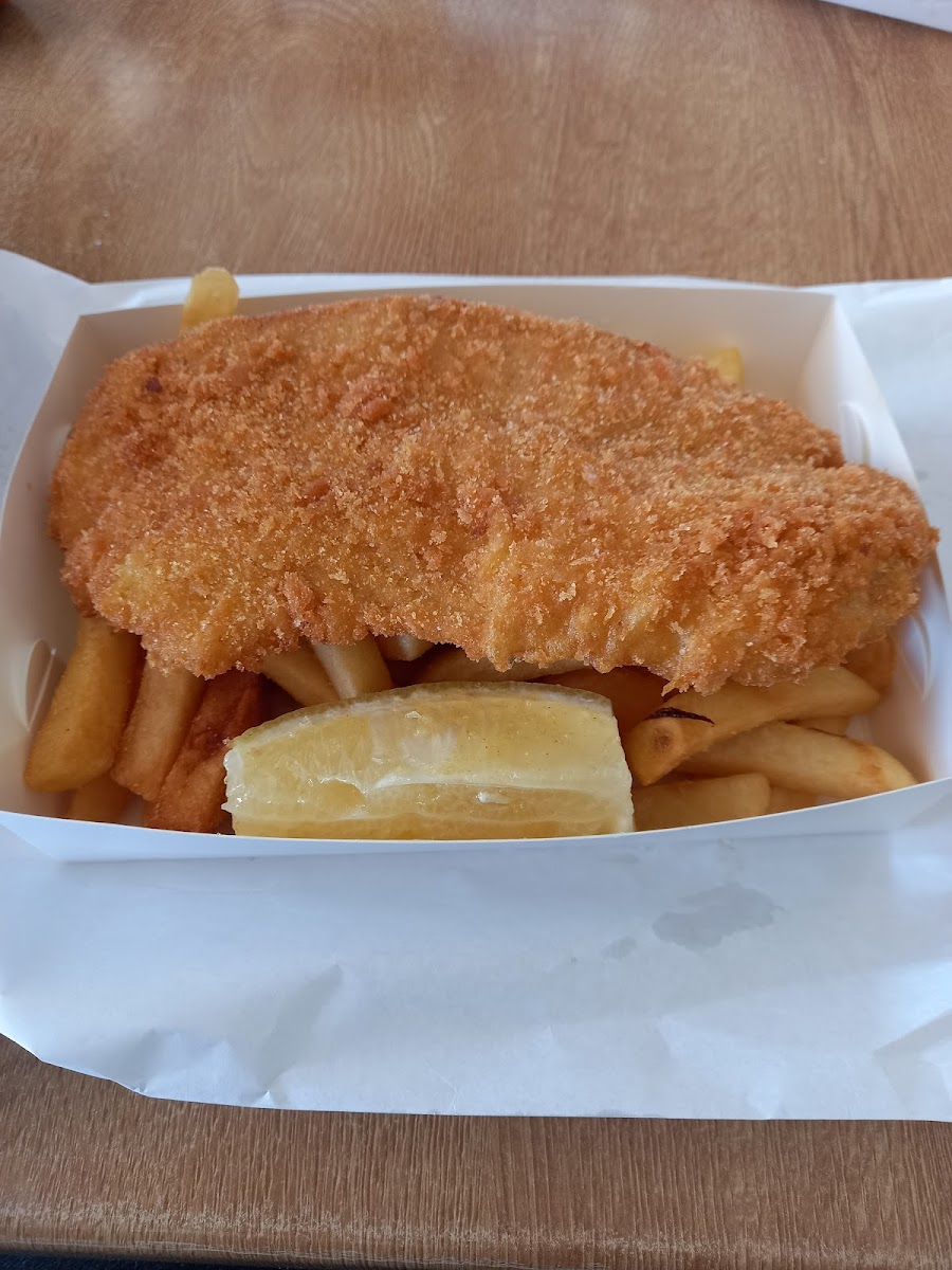 Captain Cooks Fish & Chips - Photo 4