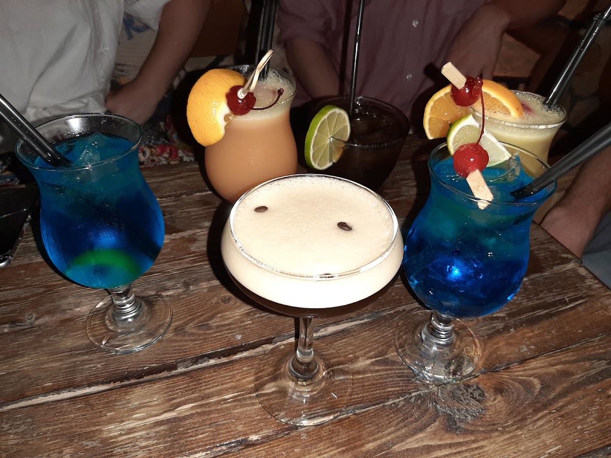 TANN POOL BAR RESTAURANT - Photo 6
