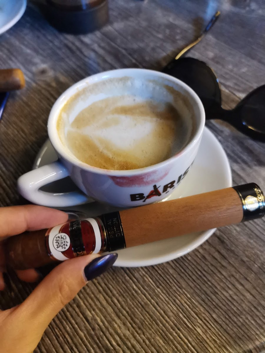 Cloud Coffee - Photo 9