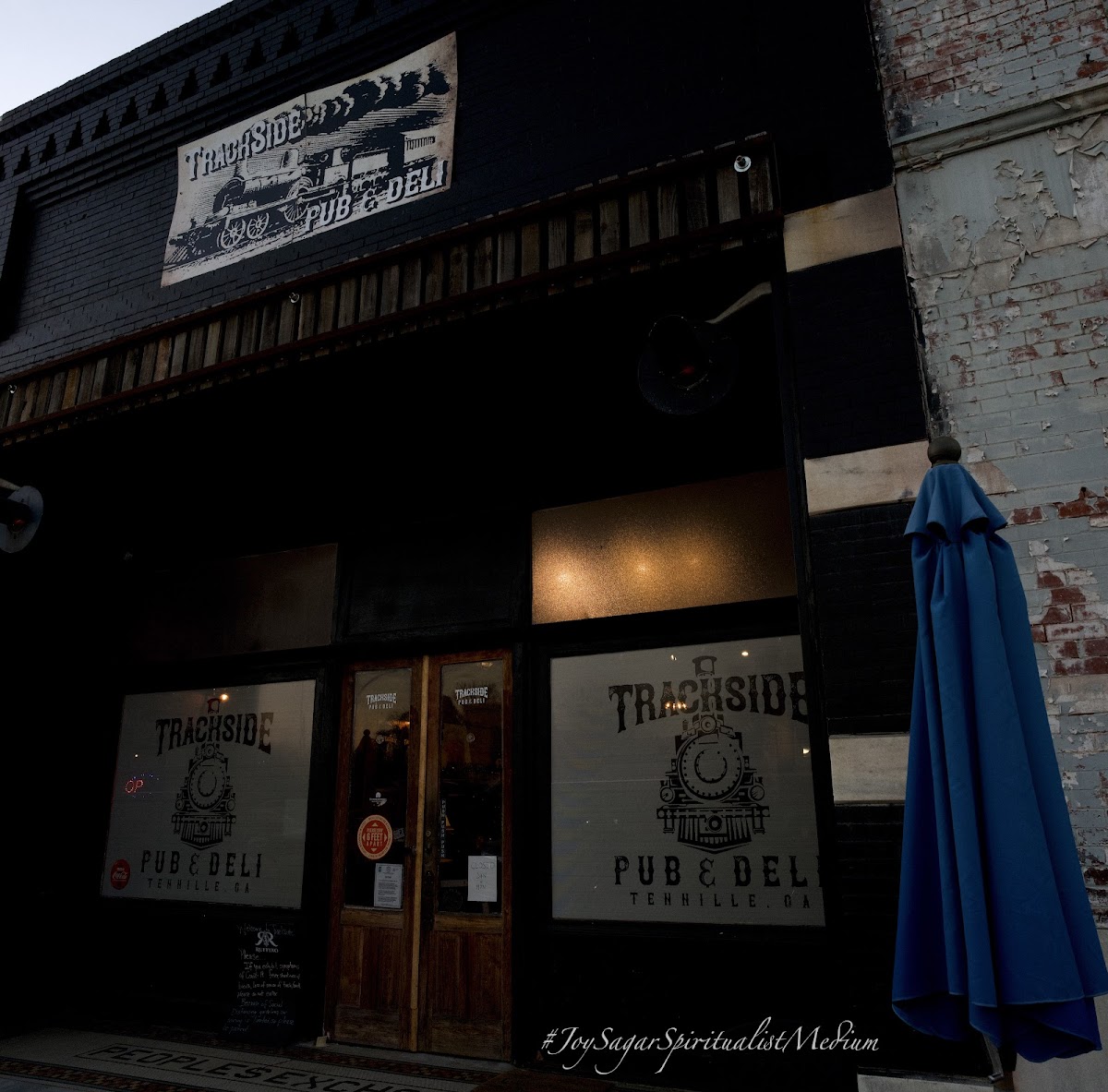 Trackside Pub & Deli - Photo 6