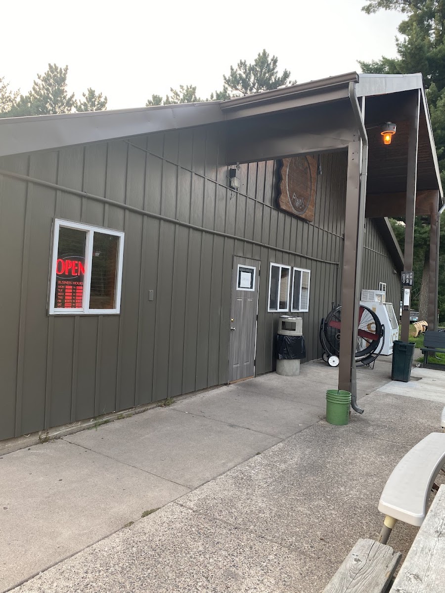 Circle Pines Bar/Grill & Motel - Photo 2