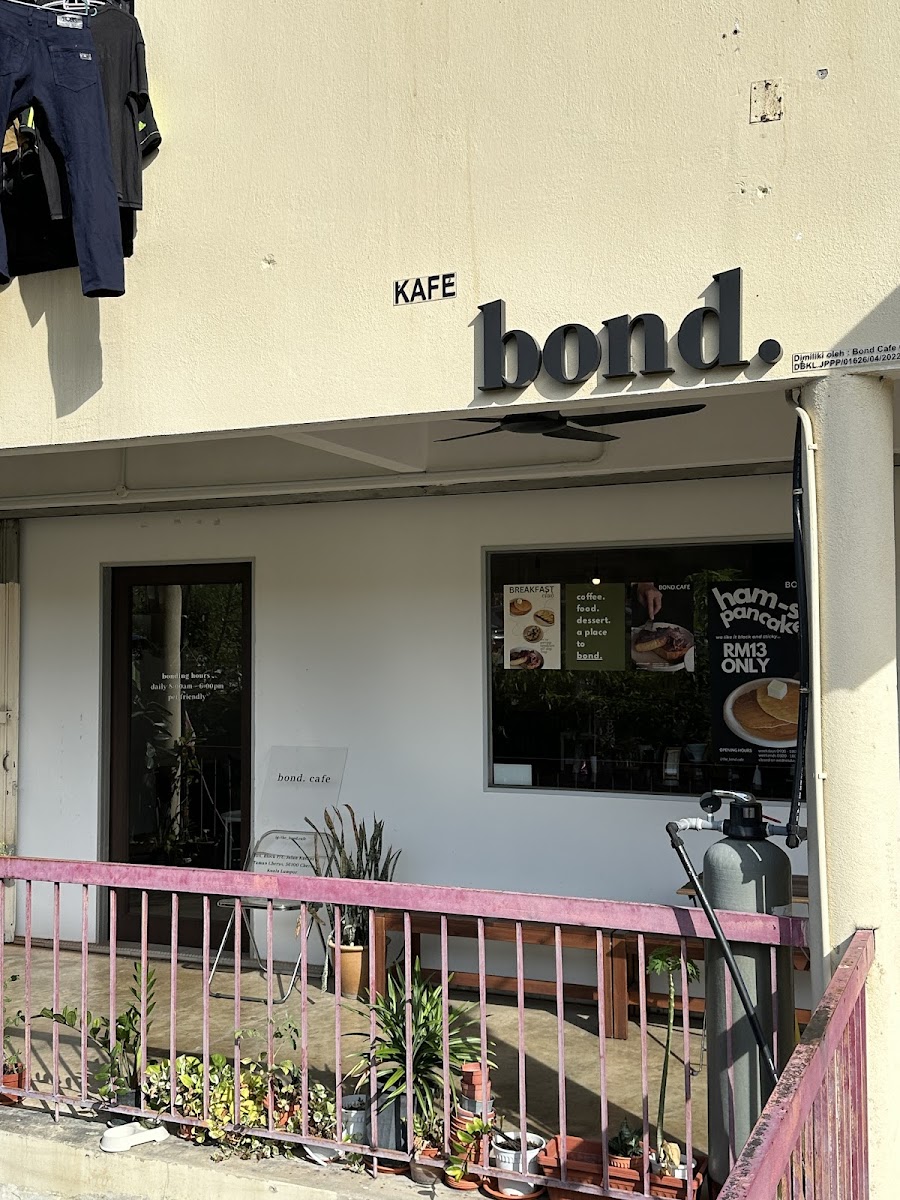 Bond Cafe