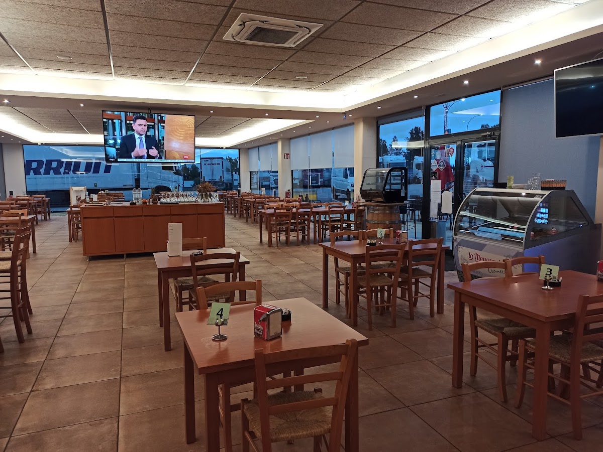 Cafeteria Llers - Photo 8