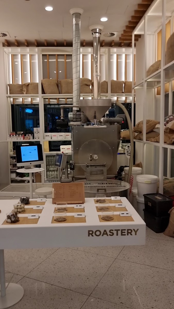 LATE Cafe & Roastery - Photo 1