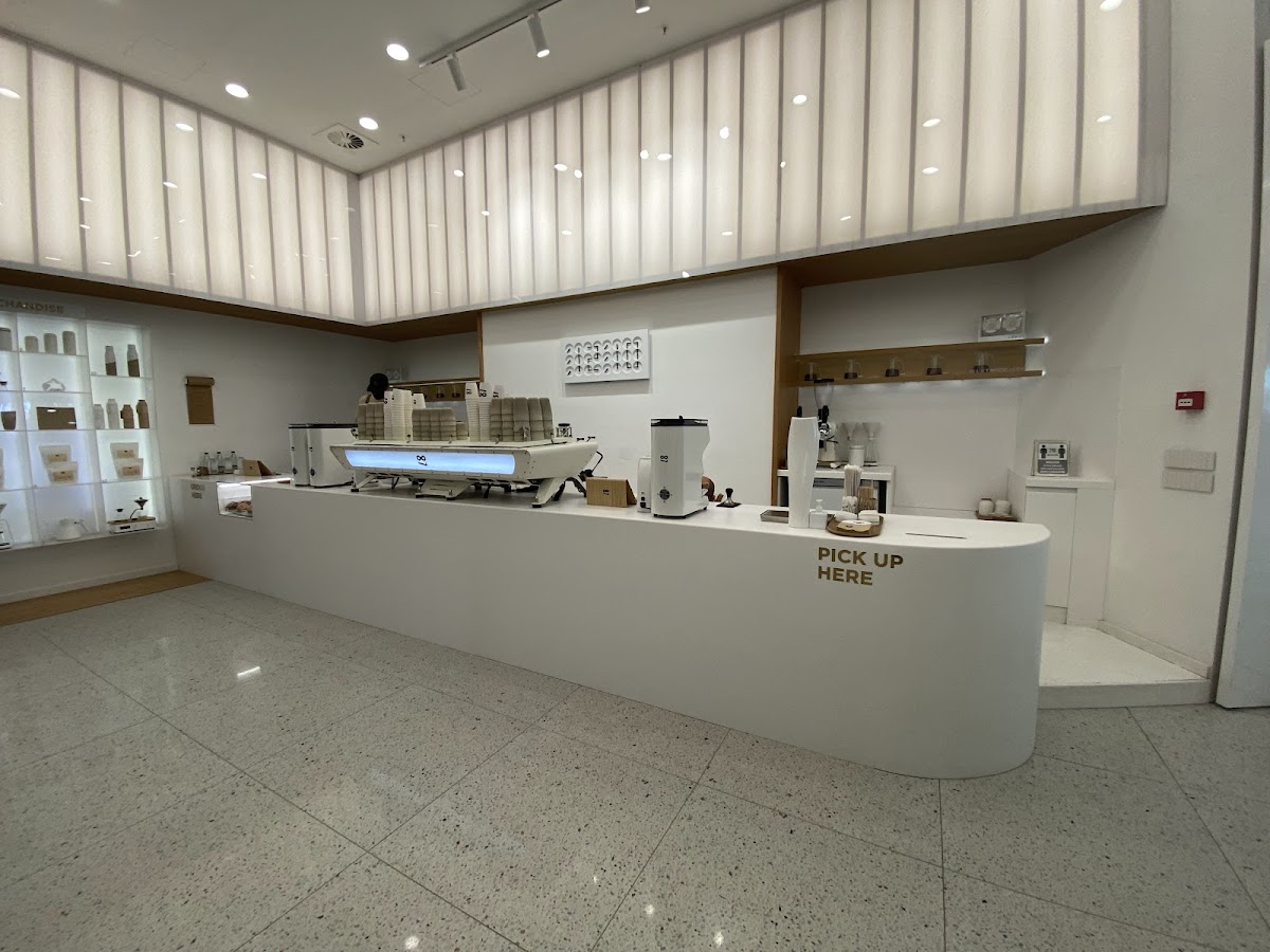 LATE Cafe & Roastery - Photo 3