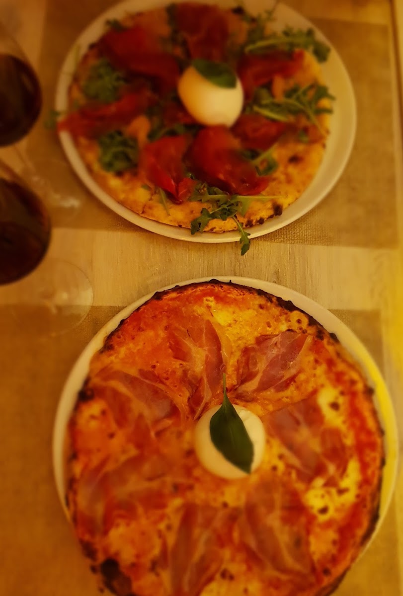 Pizzeria La Bomba by We Up - Photo 4